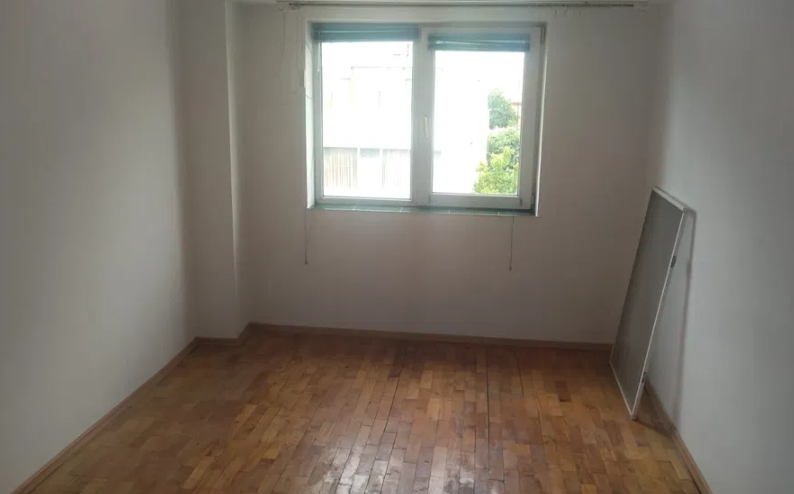 Apartament 3 camere aproape de mare, zona centrală