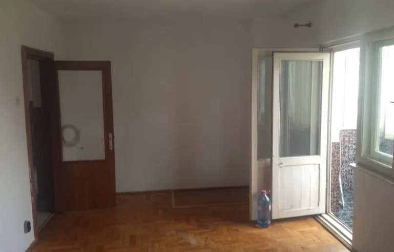 Apartament 3 camere aproape de mare, zona centrală