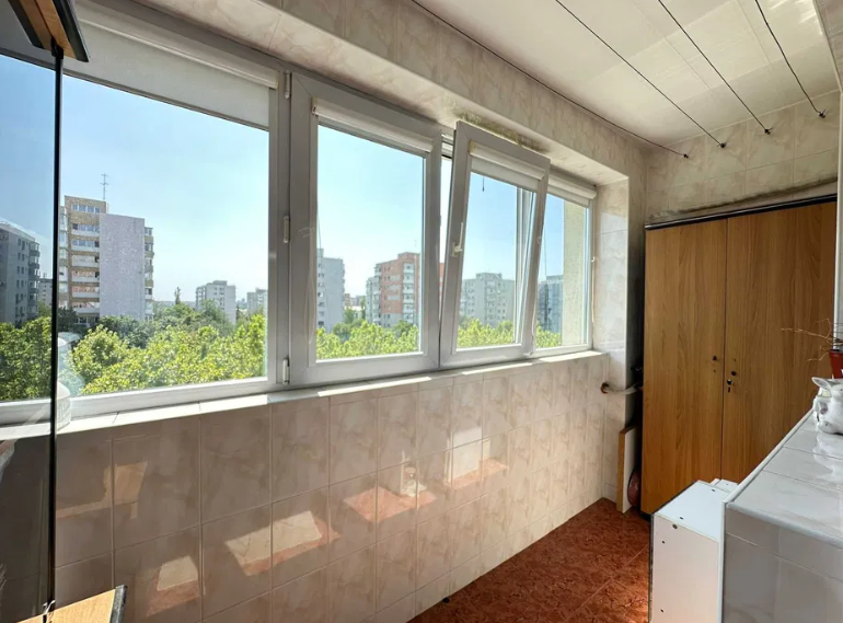 Apartament 3 camere decomandat Theodor Pallady 5/10, centrala proprie