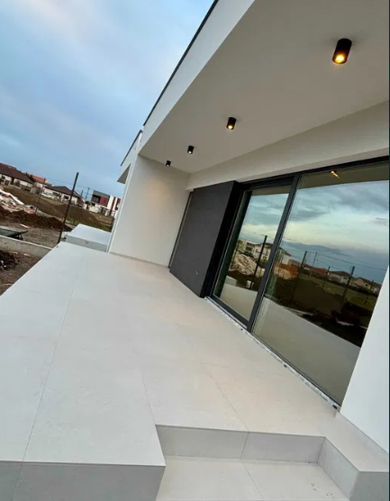 Proprietar!Duplex intabulat,cu 4 camere,gradina interioara,435mp teren