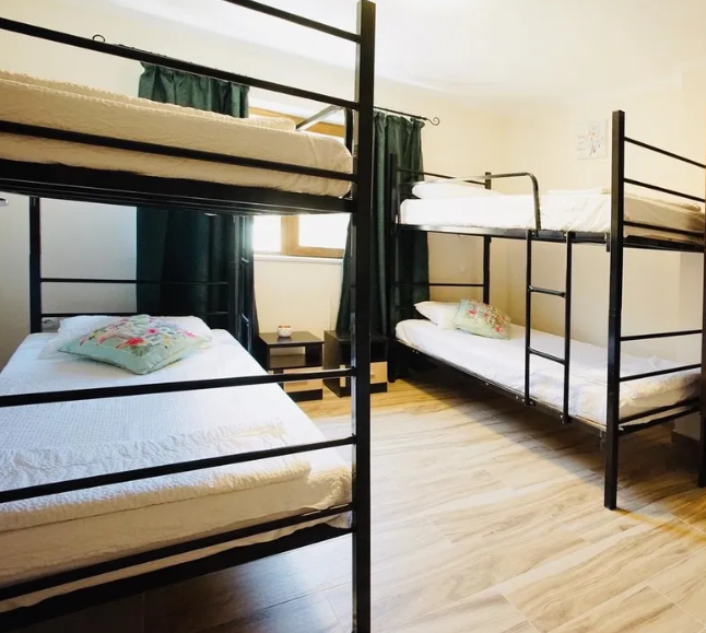 Inchiriez Vilă Pipera P+1+M - 5 Camere 2 480 €