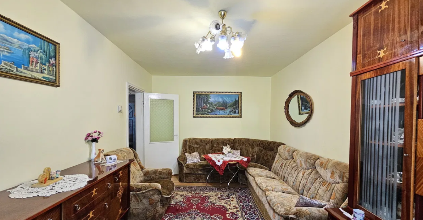 Apartament decomandat 3 camere 76mp, Racadau, liber la vanzare
