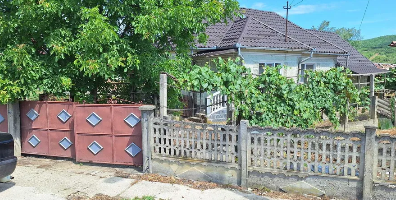 Casa cu teren de vanzarare (langa Dej, jud. Cluj)