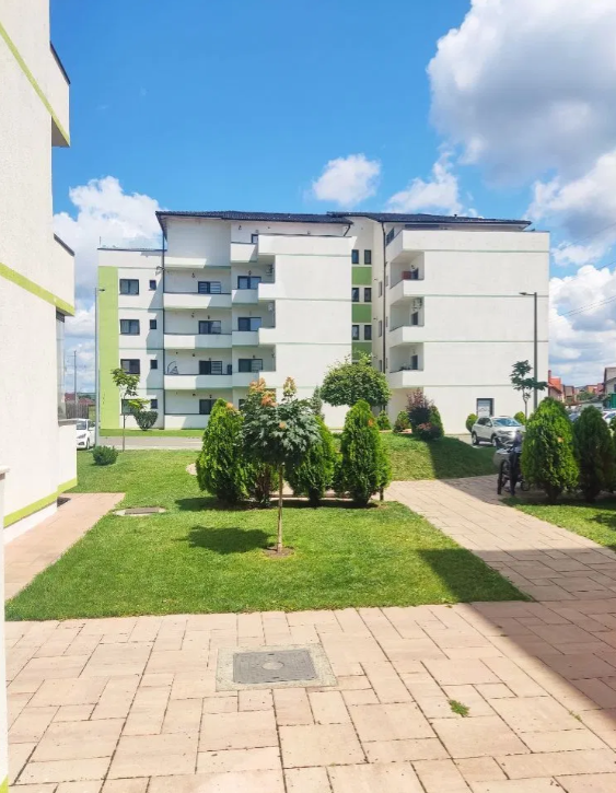 Bloc lift, 2 cam, LA CHEIE ,incalz pard, etaj 1 si 2, geam baie