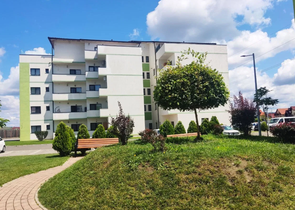 Bloc lift, 2 cam, LA CHEIE ,incalz pard, etaj 1 si 2, geam baie