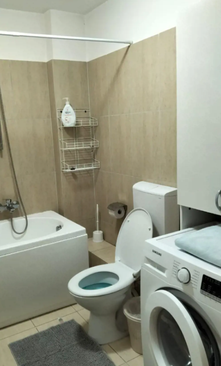 Vand apartament 56 mp pe calea timisoarei la soseaua principala.